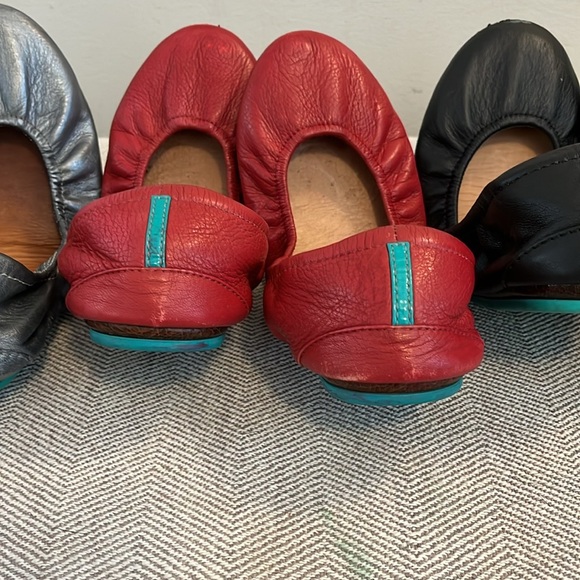 Red Tieks Size 9 - Picture 4 of 6